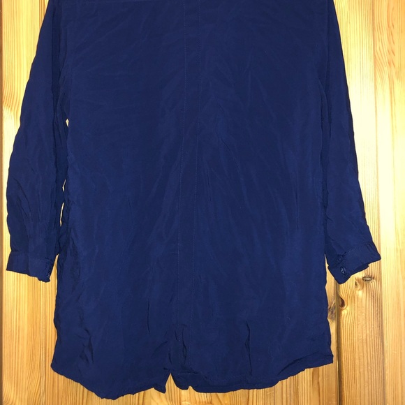 Forever 21 Navy Women’s Blouse Button-up size S - Picture 2 of 3